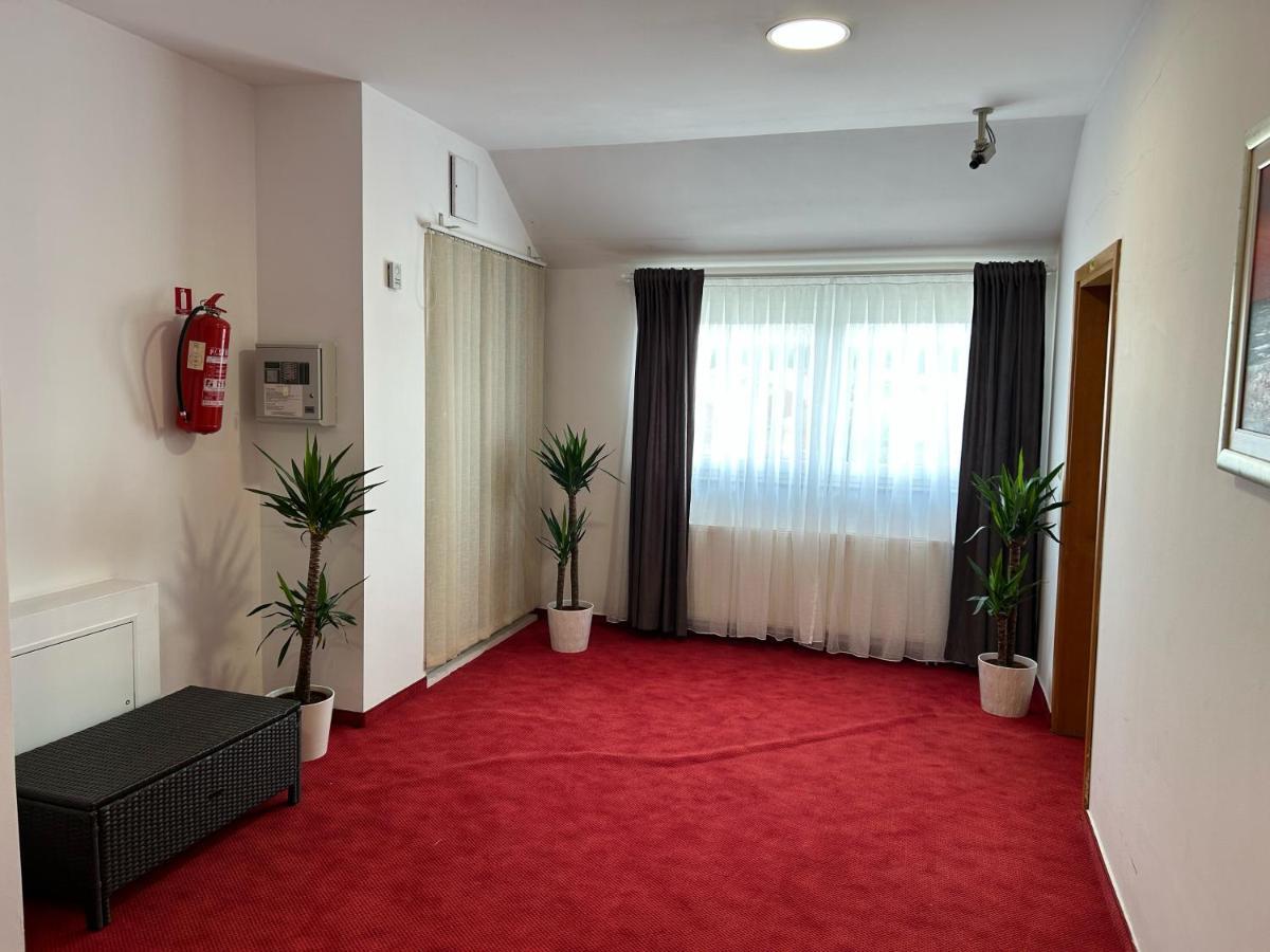 Rooms Laguna Sesvete Exterior foto